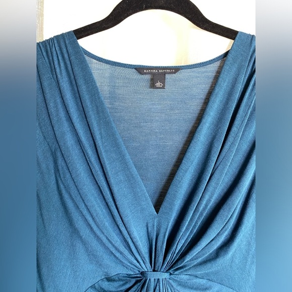 Banana Republic Women's Blue Green Silk V-Neck Ruched Short Sleeve Top Size L - Picture 3 of 9